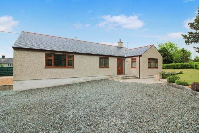 3 Bedroom Detached Bungalow For Sale In Pardawys Bach Maes Cuhelyn, Llannerch-Y-Medd, LL71