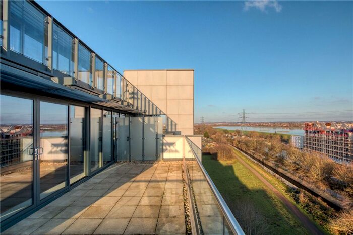 2 Bedroom Apartment To Rent In Lapwing Heights, Waterside Way, London, N17