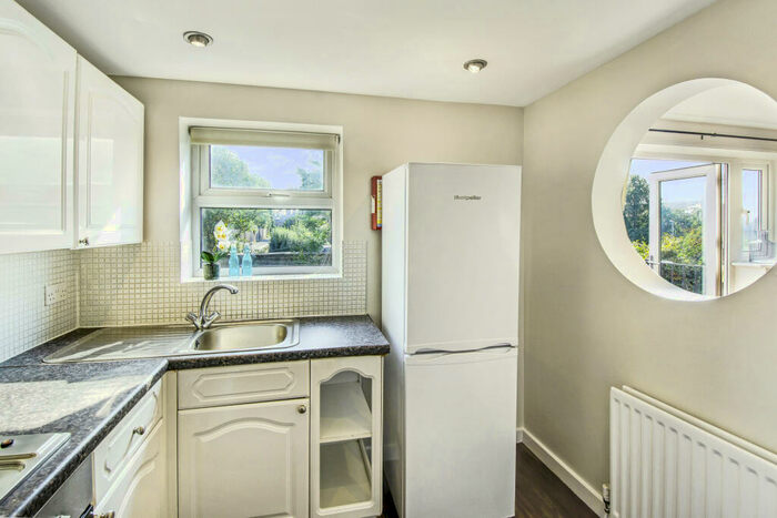 1 Bedroom Flat To Rent In Victoria Terrace, Leeds, LS3