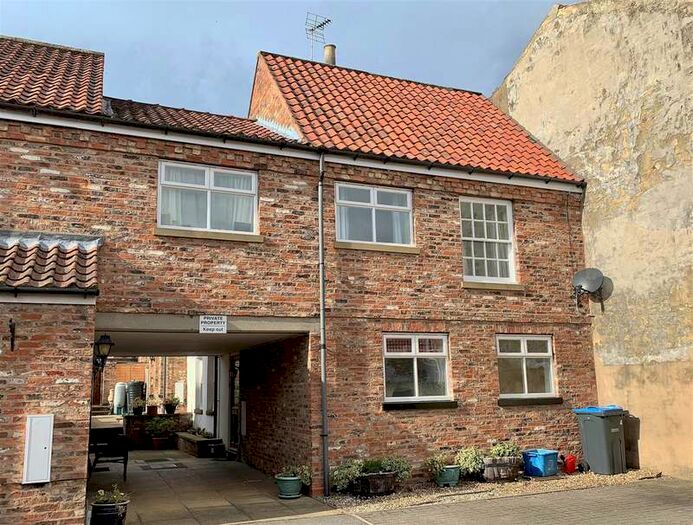1 Bedroom Flat To Rent In Golden Lion Yard, Thirsk, YO7