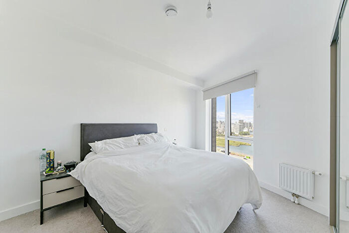 2 Bedroom Apartment To Rent In Millet Place, Pontoon Dock London, E16