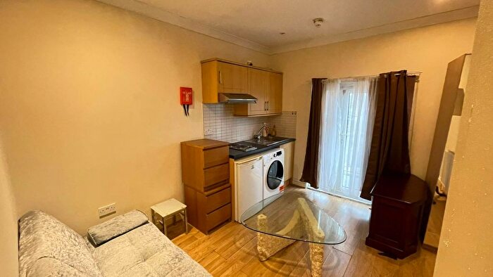 Studio To Rent In Abbey Road, London, NW10