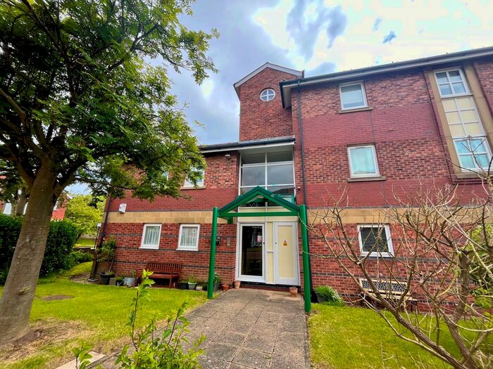 2 Bedroom Flat To Rent In Oxford Street, Tynemouth, Newcastle Upon Tyne, NE30