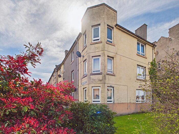 2 Bedroom Flat For Sale In Royston Mains Gardens, Pilton, Edinburgh, EH5