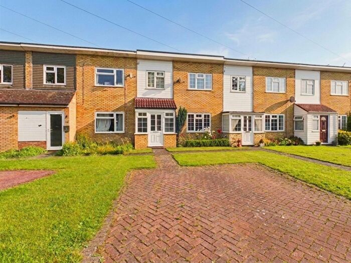 3 Bedroom Terraced House For Sale In Dolphin Place, Aylesbury, HP21