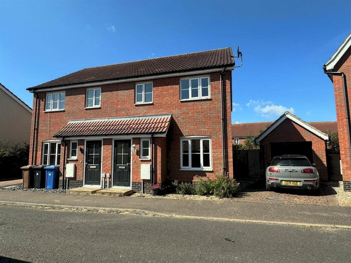 3 Bedroom Semi-Detached House To Rent In Freestone Way, Great Cornard, Sudbury, CO10
