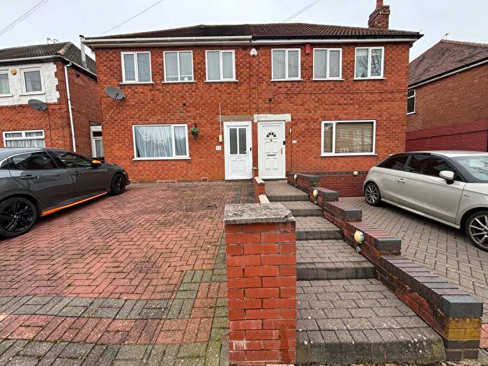3 Bedroom Semi-Detached House To Rent In Higgins Lane, B32