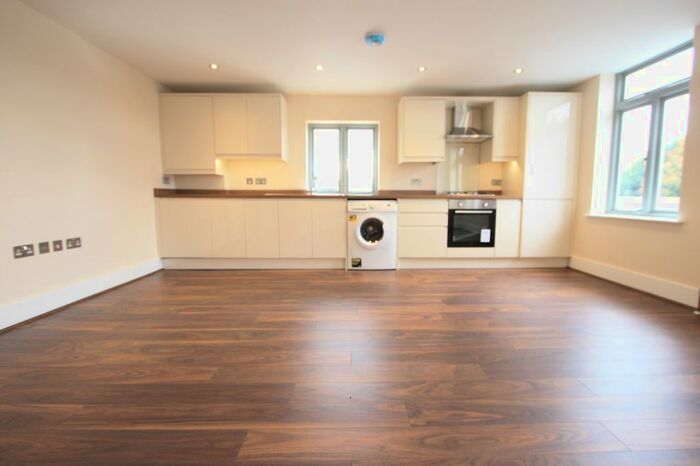 2 Bedroom Flat To Rent In Morden Road, Wimbledon, SW19