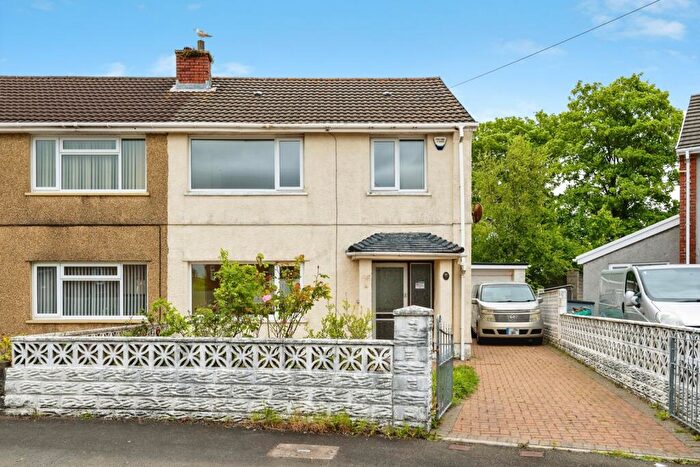 3 Bedroom Semi-Detached House For Sale In Hawthorne Avenue, Gorseinon, Swansea, SA4