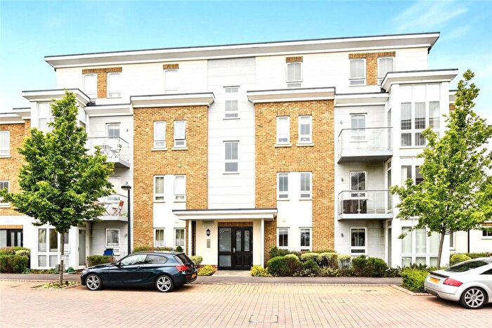 2 Bedroom Apartment To Rent In Kingfisher Drive, Maidenhead, Berkshire, SL6