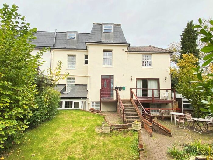 3 Bedroom Flat To Rent In Mount Lee Lodge, Egham Hill, Egham, Surrey, TW20