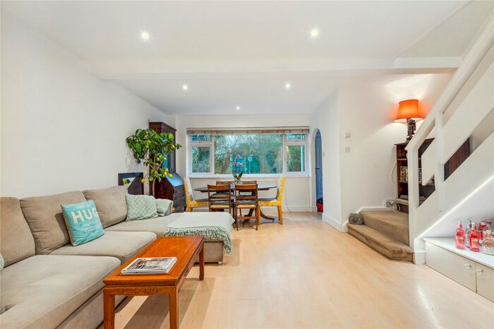 2 Bedroom End Of Terrace House To Rent In Ashburnham Road, Richmond, London, TW10