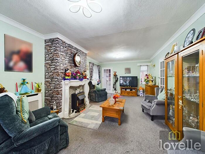 2 Bedroom Detached Bungalow For Sale In Somersby Avenue, Mablethorpe, LN12