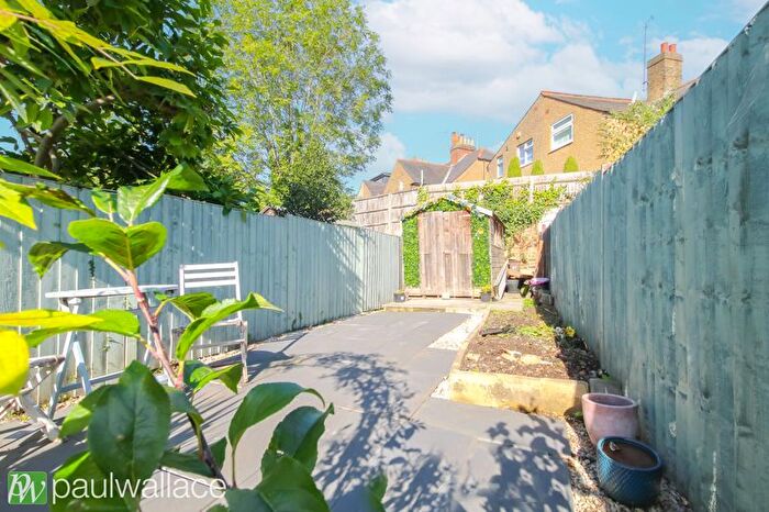 2 Bedroom End Of Terrace House For Sale In Burford Street, Hoddesdon, EN11