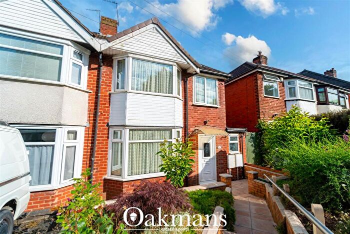 3 Bedroom Semi-Detached House For Sale In Kingsway, Oldbury, B68