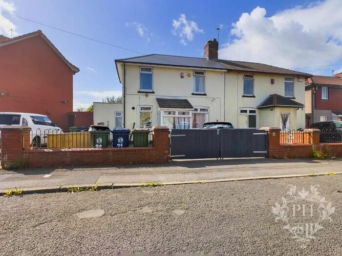 3 Bedroom End Of Terrace House For Sale In Eversham Road, Middlesbrough, TS6