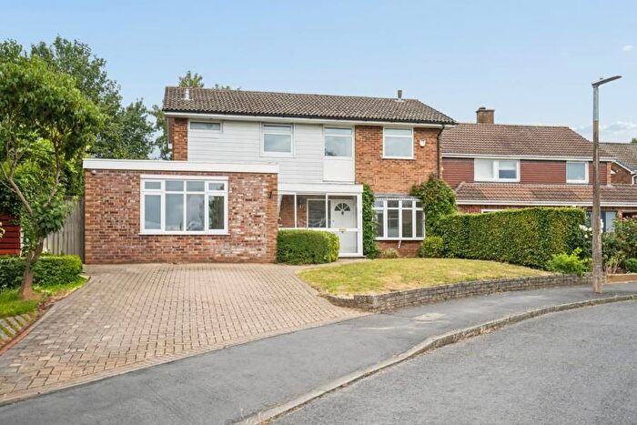 4 Bedroom Detached House To Rent In Arnett Close, Rickmansworth, WD3