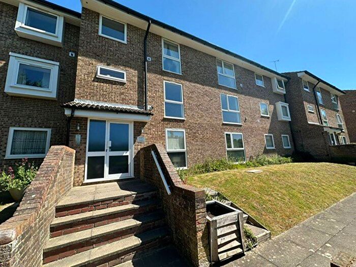 1 Bedroom Flat To Rent In Wettern Close, South Croydon, CR2