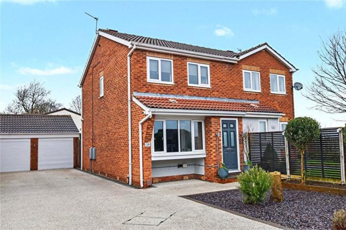 2 Bedroom Semi Detached House For Sale In Harwill Croft, Churwell, Morley, Leeds, LS27