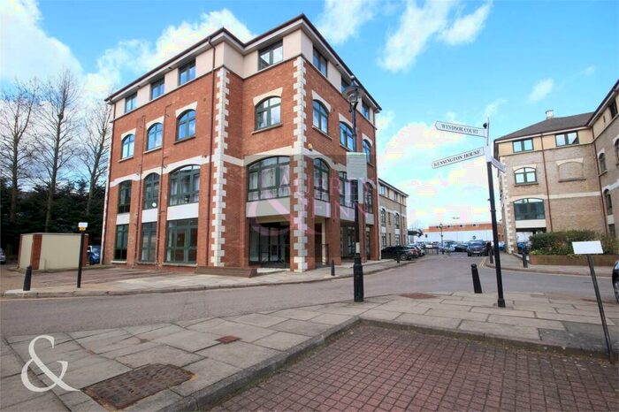 Flat To Rent In Kensington House, Corner Hall, Hemel Hempstead, Hertfordshire, HP3