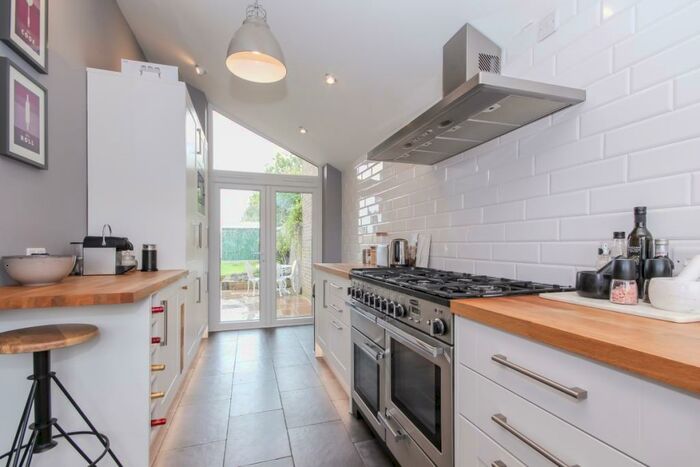 4 Bedroom Semi-Detached House To Rent In Poplars Road, Chacombe, OX17