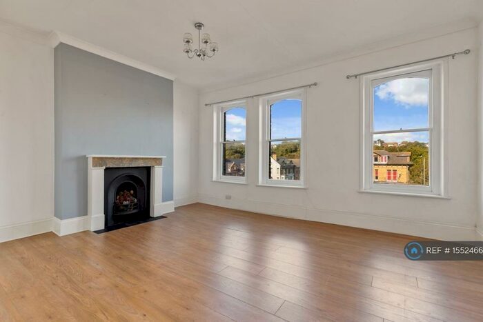 2 Bedroom Maisonette To Rent In Folkestone Road, Dover, CT17