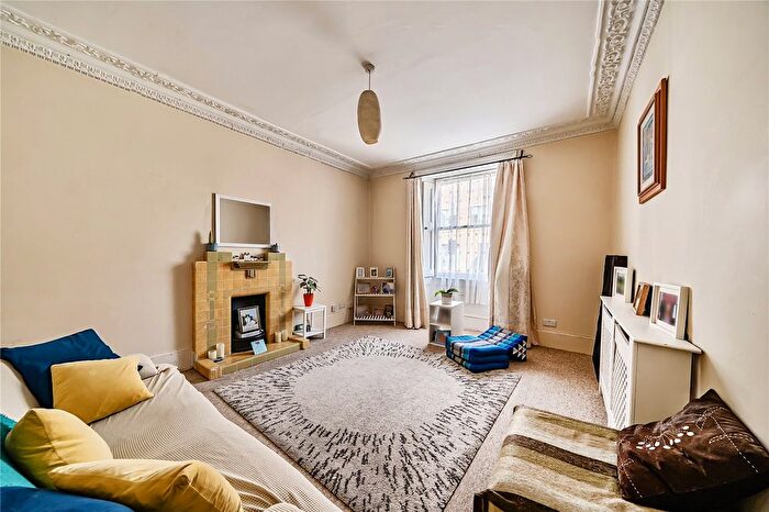4 Bedroom Semi-detached House For Sale In Greenside Road, London, W12