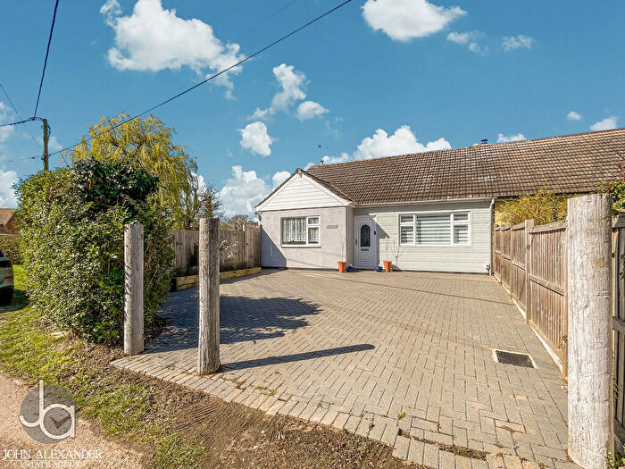 2 Bedroom Semi-Detached Bungalow For Sale In Hall Road, Tiptree, Colchester, CO5