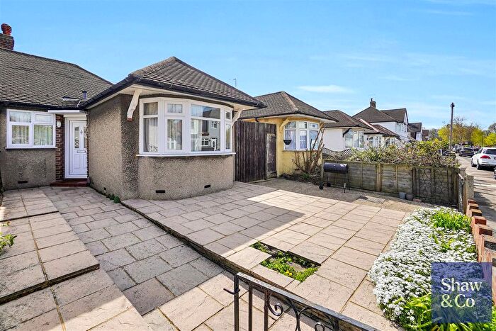 3 Bedroom Semi-Detached Bungalow For Sale In Albemarle Avenue, Twickenham, TW2