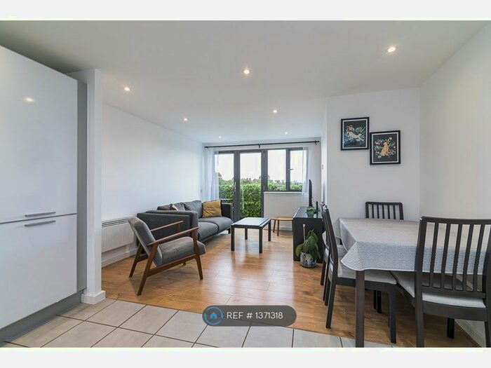 2 Bedroom Flat To Rent In Lapis Close, London, NW10