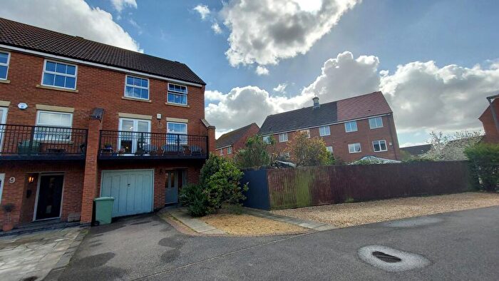 3 Bedroom Town House For Sale In Rosemary Gardens, Bourne, PE10