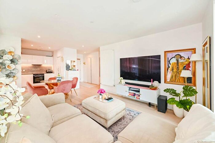 2 Bedroom Flat For Sale In James Cook Building, , Royal Docks, London, E16