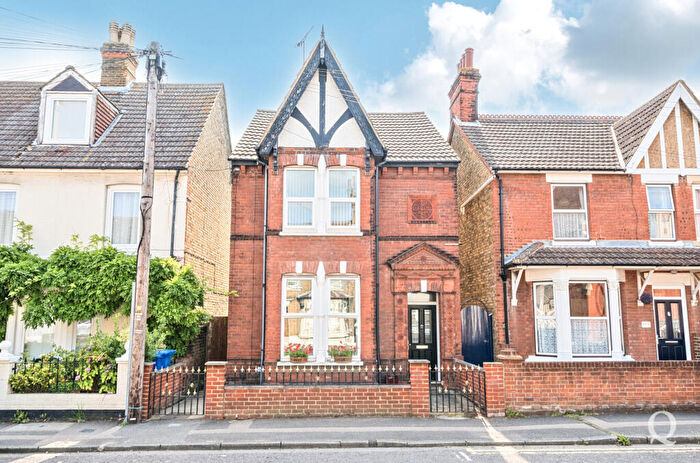 4 Bedroom Detached House For Sale In Park Road, Sittingbourne, Kent, ME10