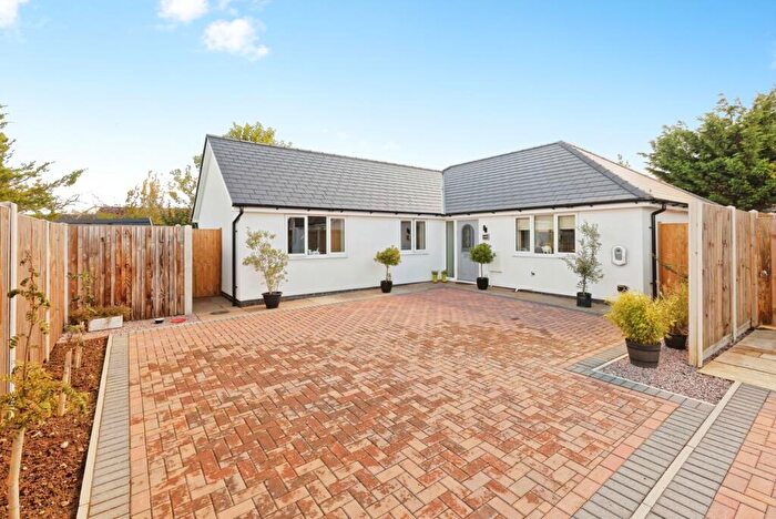 3 Bedroom Bungalow For Sale In Bewsbury Crescent, Whitfield, Dover, Kent, CT16