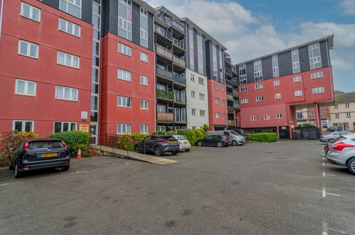 3 Bedroom Flat To Rent In Lower Southend Road, Wickford, SS11