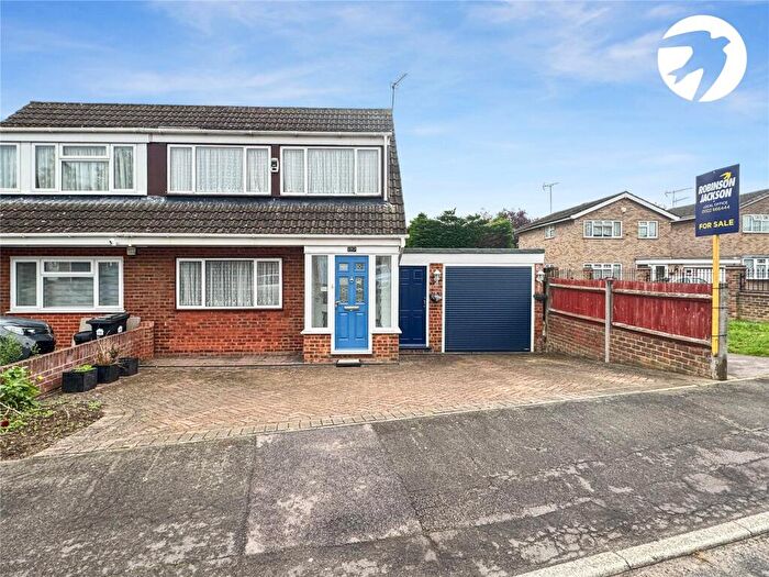 3 Bedroom Semi-Detached House For Sale In Pinks Hill, Swanley, Kent, BR8