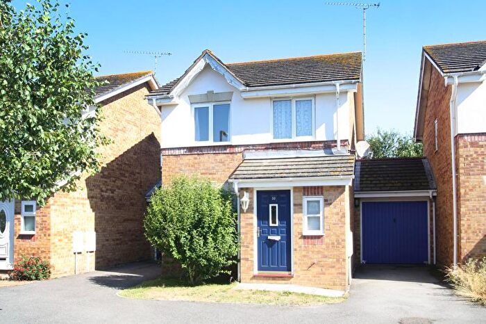 3 Bedroom Link Detached House To Rent In Bluebell Drive, Littlehampton, West Sussex, BN17