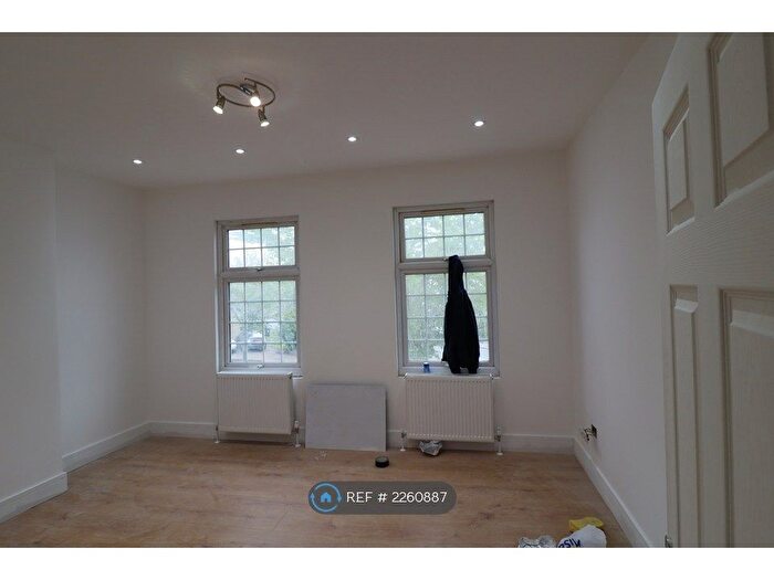 4 Bedroom Terraced House To Rent In Buntingbridge Road, Ilford, IG2