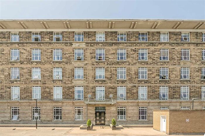 2 Bedroom Flat For Sale In Bromyard Avenue, Acton, W3