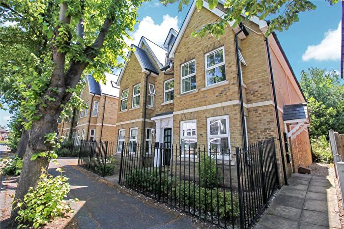 1 Bedroom Apartment For Sale In Avenue Road, Brentwood, CM14