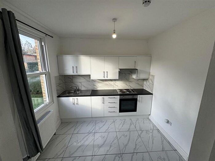 1 Bedroom Flat To Rent In Valley Road Bromley, BR2