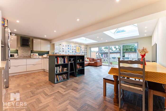 5 Bedroom Detached House To Rent In Kingfisher Close, West Moors, Ferndown, BH22