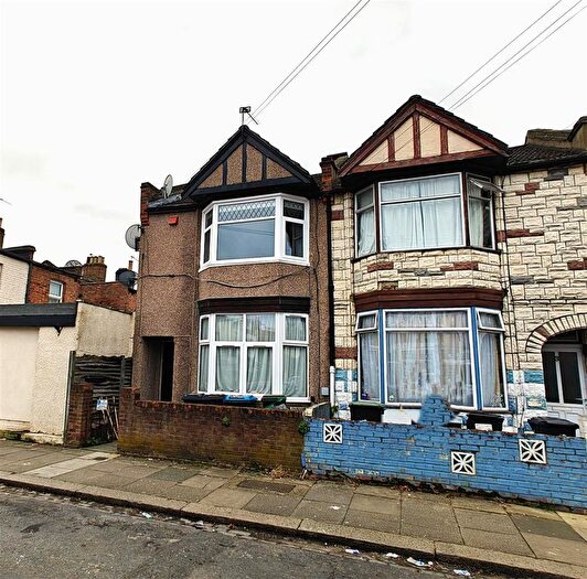 2 Bedroom Flat To Rent In Wimborne Road, Edmonton, N9