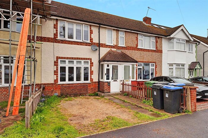 2 Bedroom Terraced House For Sale In Hart Road, Byfleet, KT14