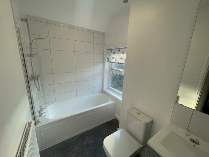 2 Bedroom Apartment To Rent In Wollaston - King Street, DY8