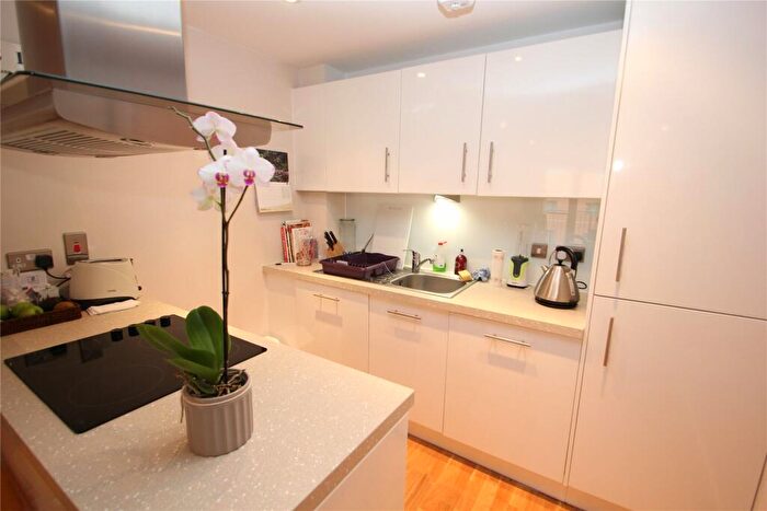 1 Bedroom Flat For Sale In Church Street East, Woking, Surrey, GU21