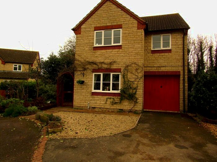4 Bedroom Detached House To Rent In Cornfield Drive, Bishops Cleeve, Cheltenham GL52