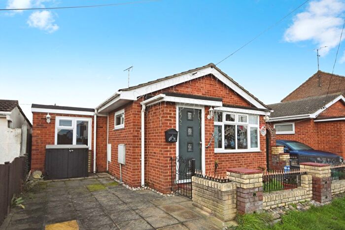 2 Bedroom Bungalow For Sale In Hope Road, Canvey Island, Essex, SS8