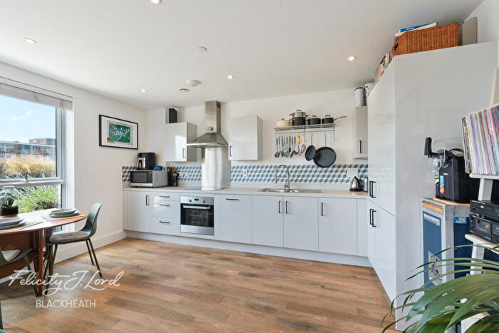 1 Bedroom Flat For Sale In Kerslake Mews, Woolwich, SE18