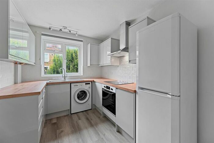 3 Bedroom Flat To Rent In Westwick Gardens, Brook Green, W14